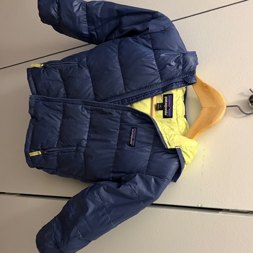 Patagonia Kids Navy and Lemon Hi-Loft Goose Down Puffer Jacket